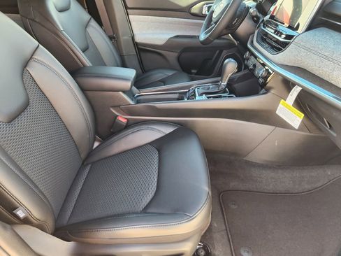 New 2026 Jeep Compass Latitude image 13