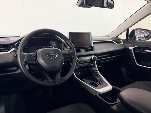 Used 2025 Toyota RAV4 XLE image 15