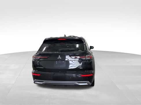 Used 2025 Mitsubishi Outlander SEL image 4