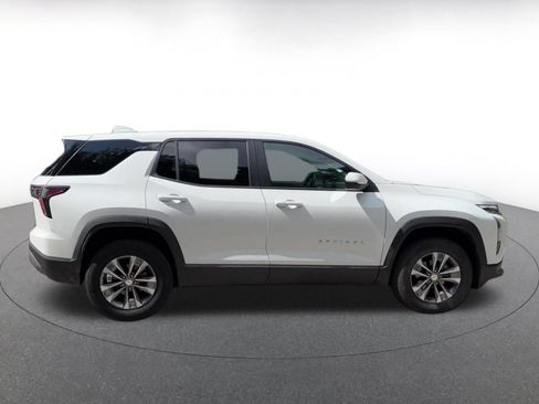 Used 2025 Chevrolet Equinox LT FWD image 13