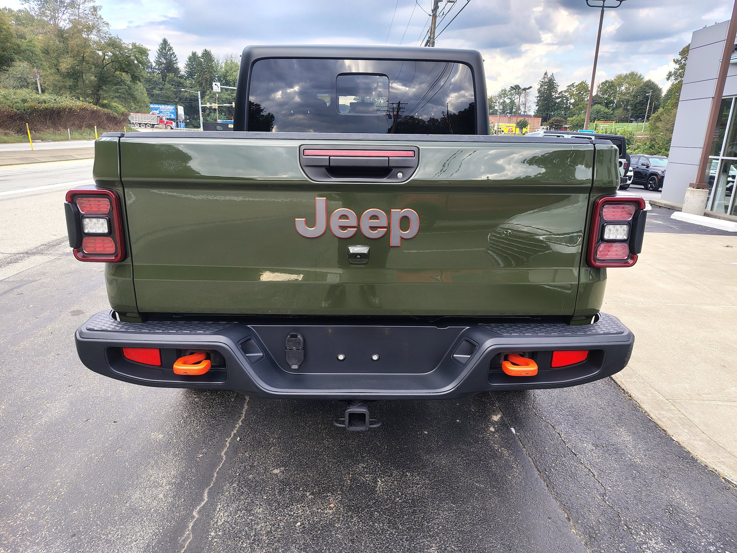 Certified 2023 Jeep Gladiator Mojave w/ LED Lighting Group AWD/4WD image 9