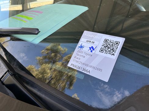 Used 2020 Toyota Tacoma TRD Sport w/ Technology Package image 25