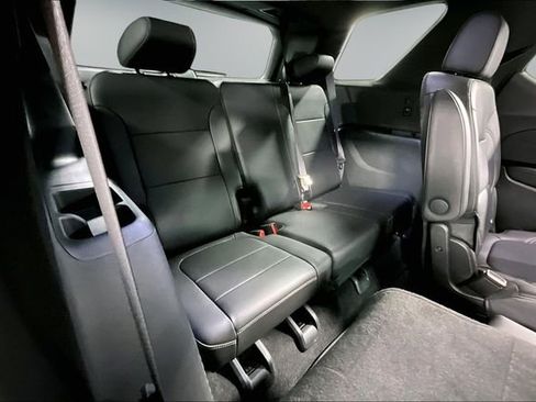 Used 2023 Chevrolet Traverse LT w/ LT Premium Package image 26