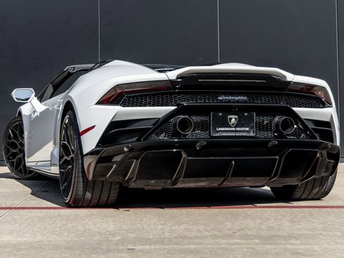 Used 2020 Lamborghini Huracan EVO image 7