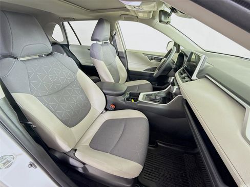 Used 2023 Toyota RAV4 XLE w/ Convenience Package image 27