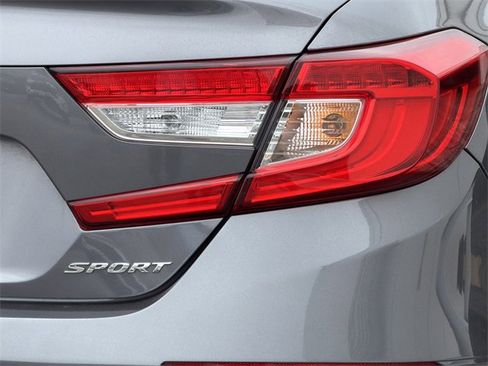 Used 2018 Honda Accord Sport image 9
