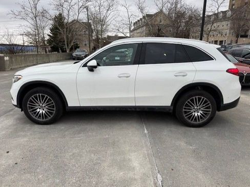 Used 2023 Mercedes-Benz GLC 300 4MATIC image 5