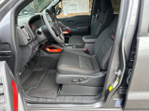 New 2026 Nissan Frontier PRO-4X w/ Pro-4x Convenience Package image 9