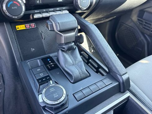 Certified 2024 Toyota Tacoma SR5 w/ SR5 Upgrade Package AWD/4WD image 23