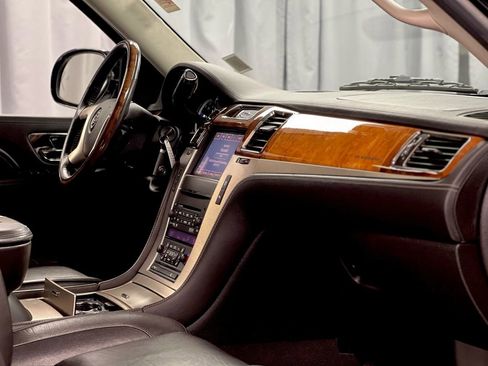 Used 2014 Cadillac Escalade ESV Platinum image 20