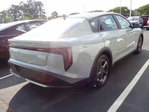 Used 2025 Kia K4 FWD image 4