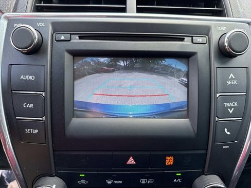 Used 2017 Toyota Camry SE image 30