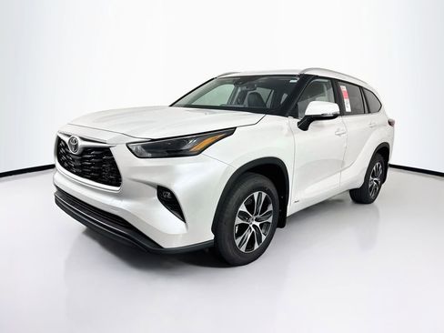 New 2026 Toyota Highlander XLE AWD/4WD image 3