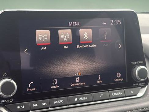 Used 2025 Nissan Rogue SV AWD/4WD image 24