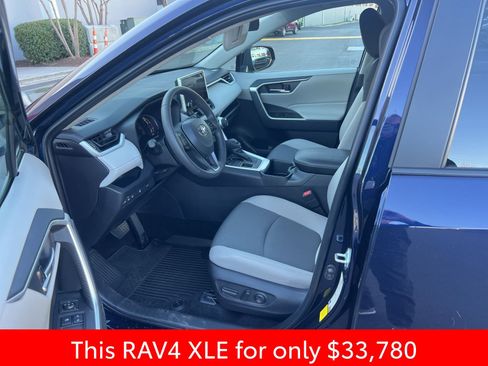 Used 2025 Toyota RAV4 XLE w/ Convenience Package image 16