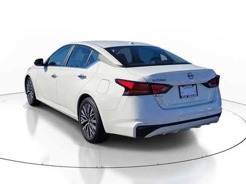 Used 2025 Nissan Altima 2.5 SV image 4