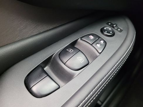 Used 2023 Nissan Murano SV w/ SV Midnight Edition Package image 27