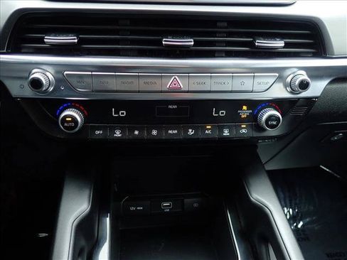 Used 2022 Kia Telluride LX AWD/4WD image 18