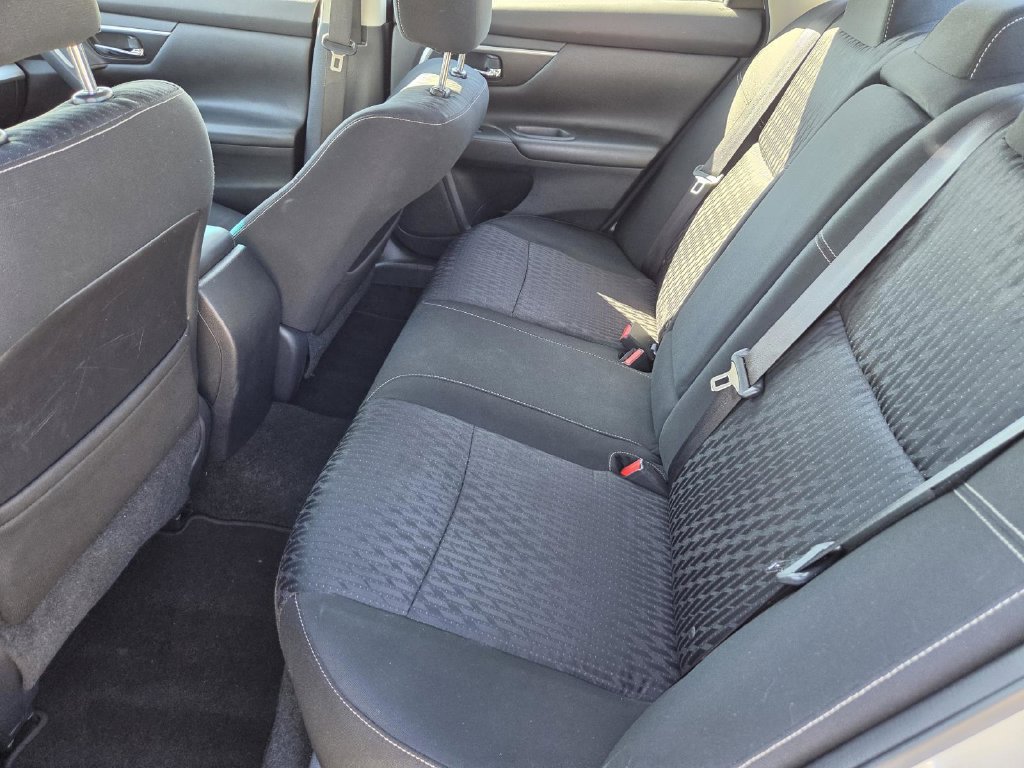 Used 2018 Nissan Altima 2.5 SV FWD image 11