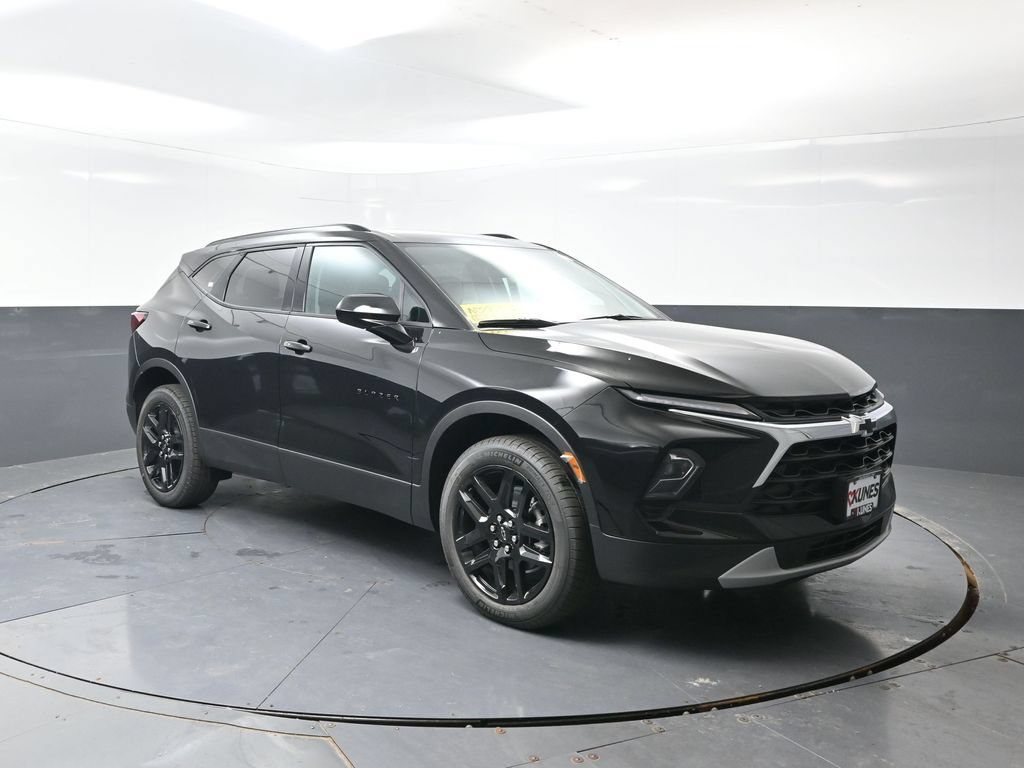 New 2026 Chevrolet Blazer LT w/ Convenience Package AWD/4WD image 4