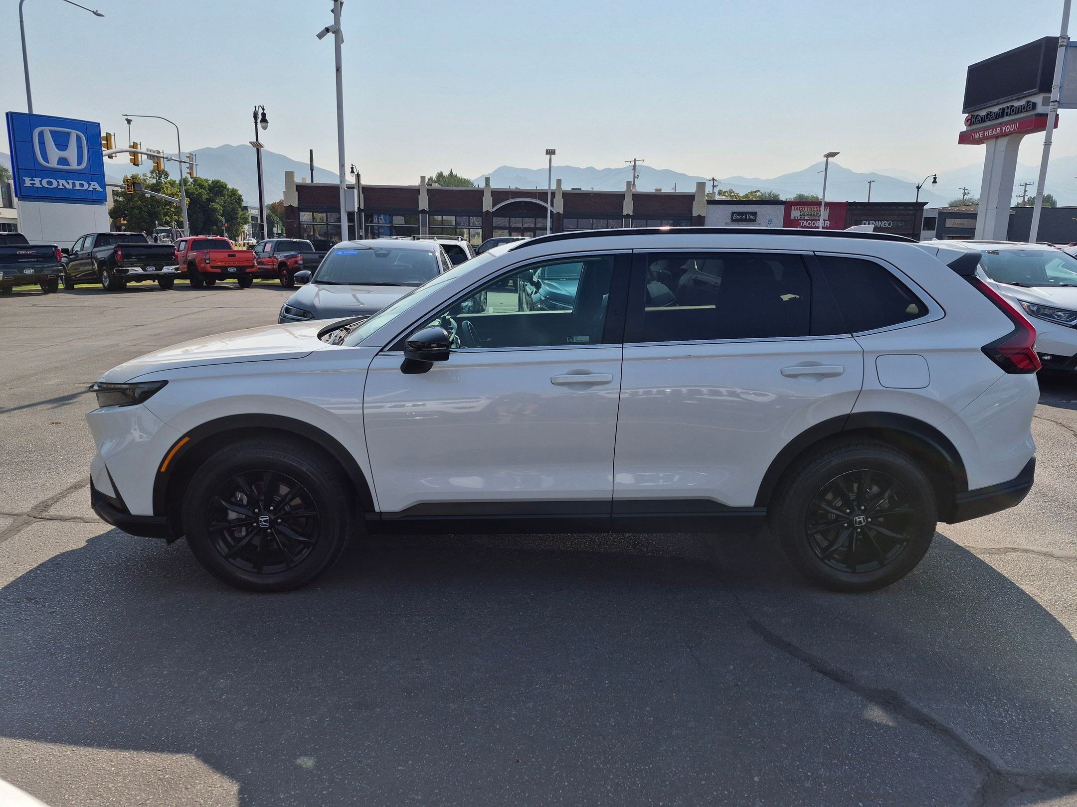 Used 2025 Honda CR-V Sport image 9