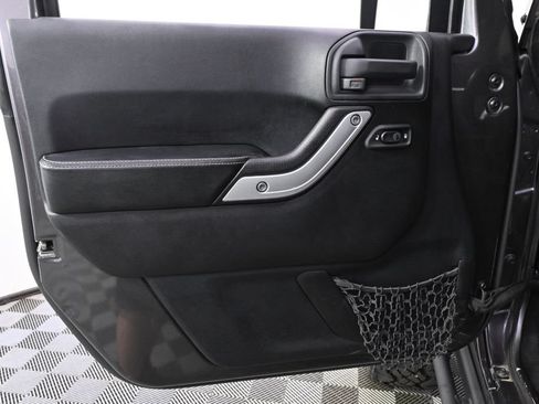 Used 2014 Jeep Wrangler Unlimited Rubicon AWD/4WD image 22