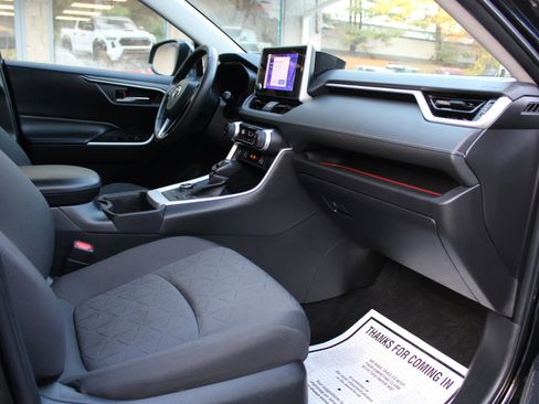 Used 2023 Toyota RAV4 XLE image 7