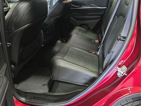 New 2026 Jeep Grand Cherokee Altitude image 20