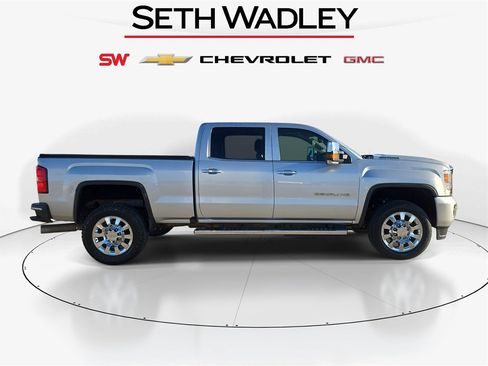 Used 2017 GMC Sierra 2500 Denali w/ Duramax Plus Package image 5
