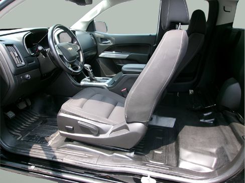 Used 2022 Chevrolet Colorado LT w/ Fleet Safety Package image 9