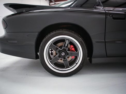 Used 2001 Pontiac Firebird Formula w/ Protection Group image 30