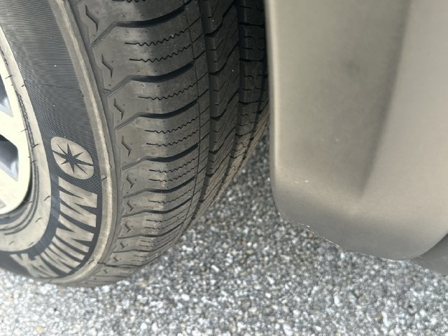 Used 2023 Nissan Pathfinder SL AWD/4WD image 11