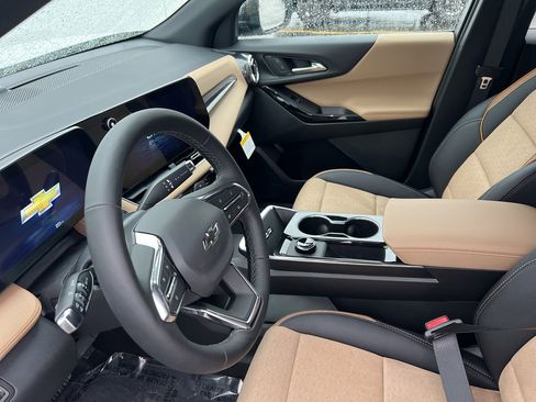 New 2026 Chevrolet Equinox ACTIV w/ Convenience Package III image 9