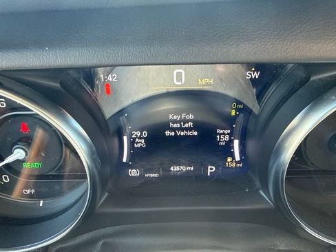 Used 2022 Jeep Wrangler Unlimited Sahara w/ Cold Weather Group AWD/4WD image 19