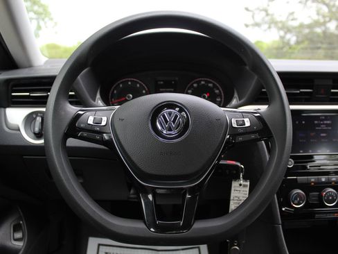 Used 2020 Volkswagen Passat 2.0T S FWD image 15