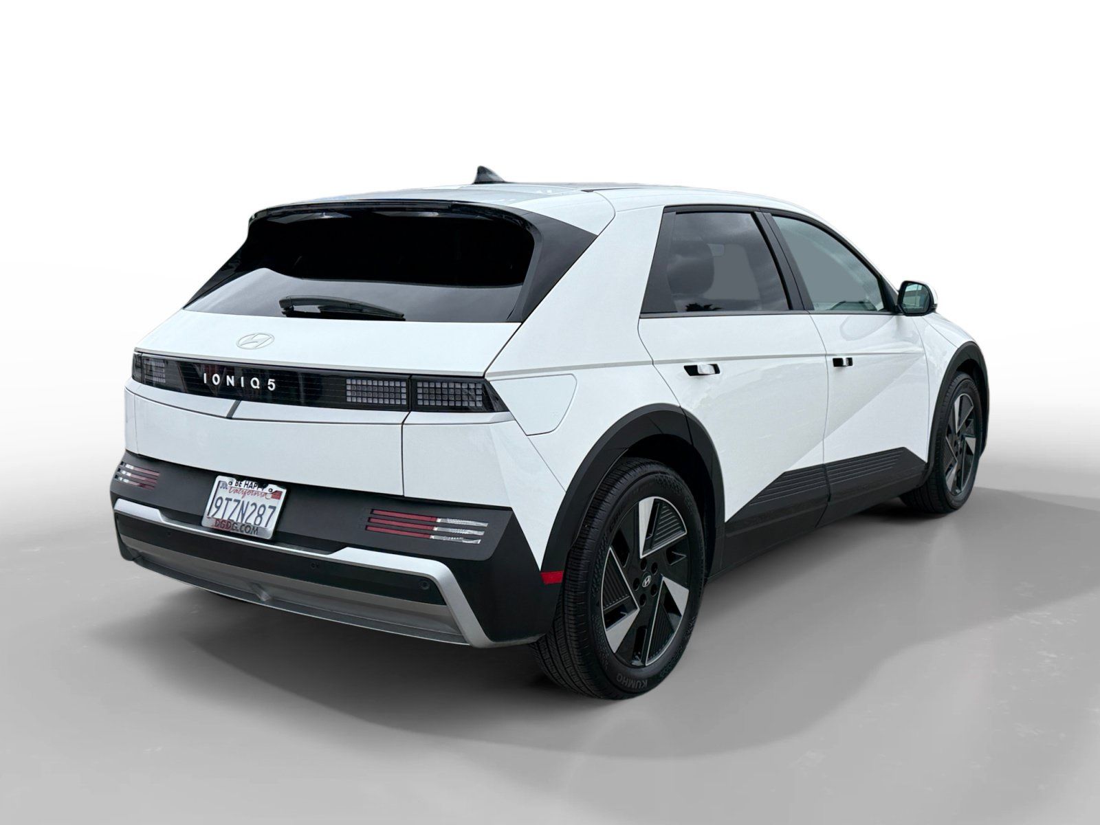Certified 2025 Hyundai Ioniq 5 SE RWD image 5