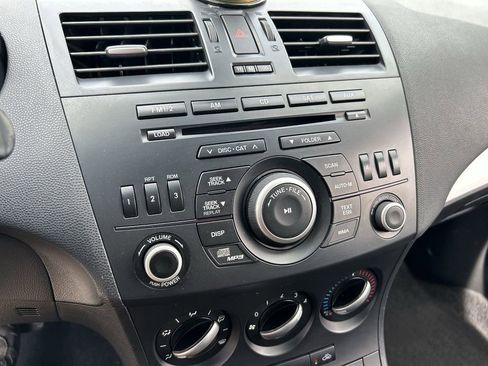 Used 2012 MAZDA MAZDA3 i Touring FWD image 28
