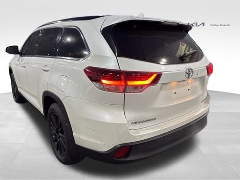 Used 2019 Toyota Highlander SE image 6