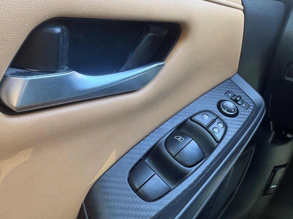 Used 2023 Nissan Sentra SV w/ SV Premium Package FWD image 15