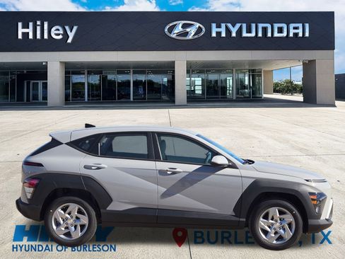 New 2026 Hyundai Kona SE FWD image 3