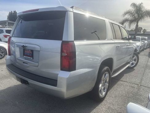 Used 2015 Chevrolet Suburban LT image 3