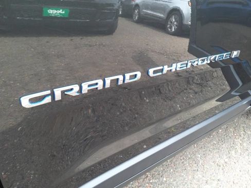 Used 2023 Jeep Grand Cherokee 4WD 4xe image 7