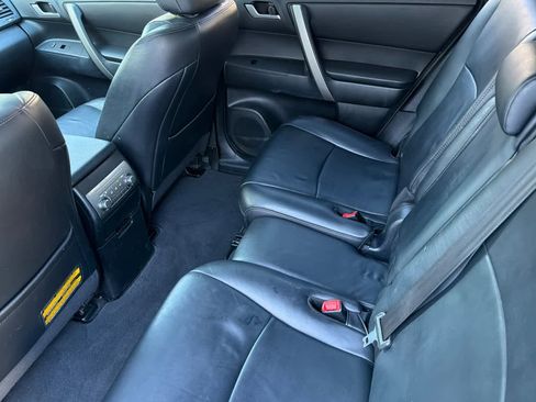 Used 2013 Toyota Highlander SE image 4