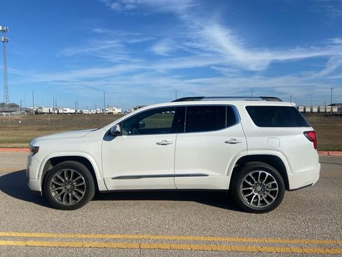 Used 2022 GMC Acadia Denali w/ Denali Ultimate Package image 5