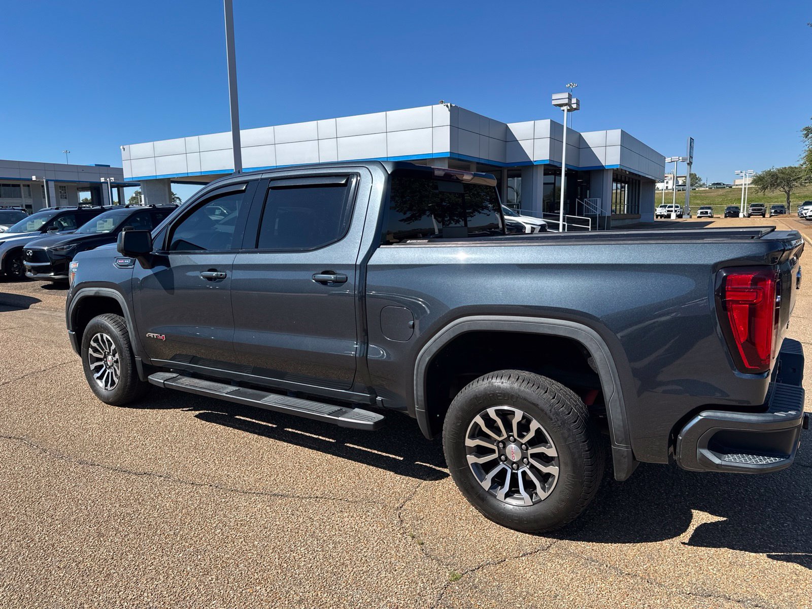Used 2019 GMC Sierra 1500 AT4 w/ AT4 Premium Package AWD/4WD image 6