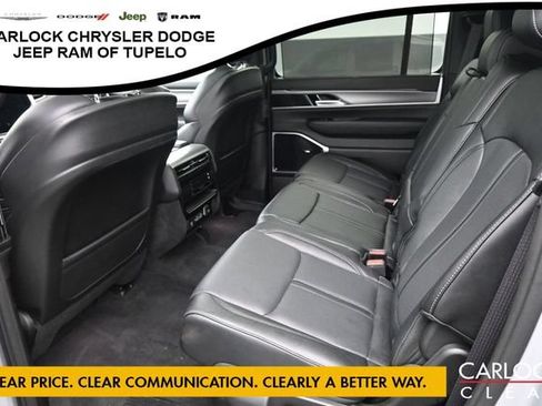 Used 2025 Jeep Wagoneer Series III w/ Premium Group I AWD/4WD image 27