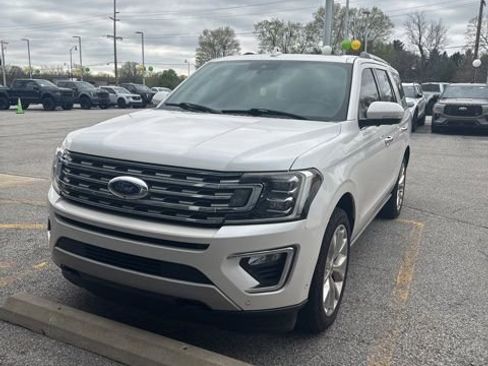 Used 2018 Ford Expedition Limited w/ Equipment Group 302A AWD/4WD image 2