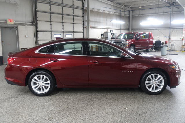 Used 2016 Chevrolet Malibu LT w/ Leather Package FWD image 8