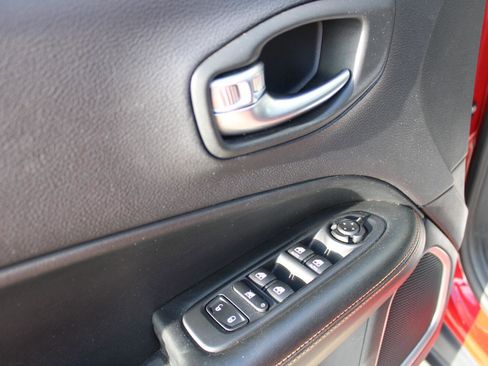 Used 2018 Jeep Compass Limited image 11