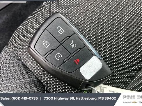 Used 2024 Chevrolet Traverse LT image 9